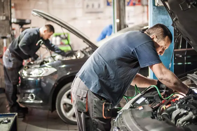 Mechanische Reparaturen von Profi Werkstatt in Hall